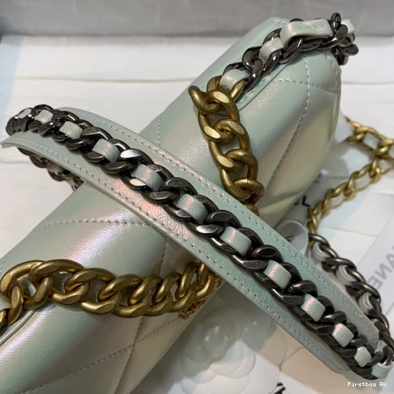 Firstbag Ru CHANEL19 ON WALLET CHAIN 0727